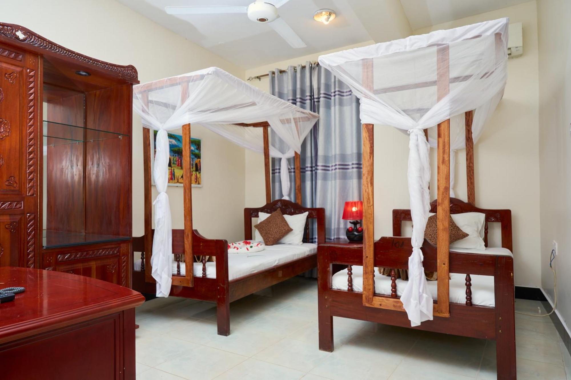 Safari Lodge ザンジバルシティ エクステリア 写真